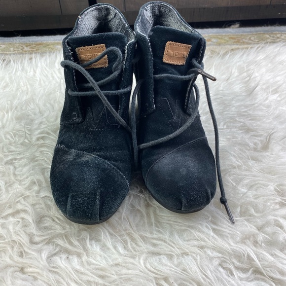 toms black suede wedge booties
